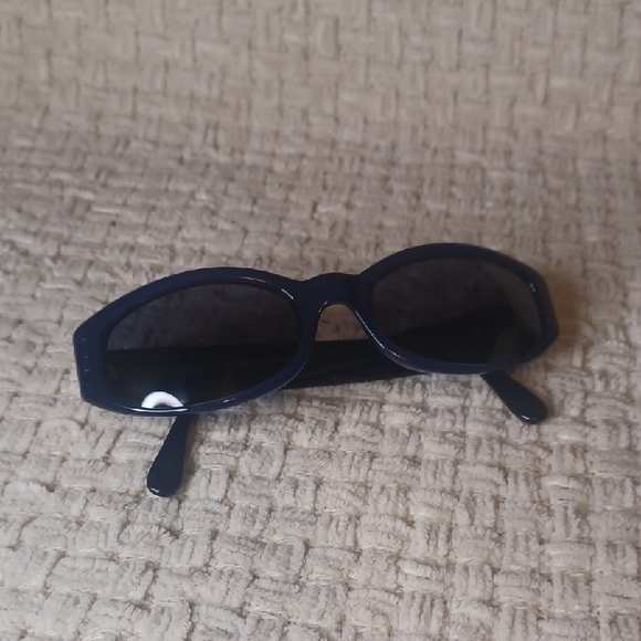 Vintafe Anne Klein Sunglasses - Picture 1 of 9